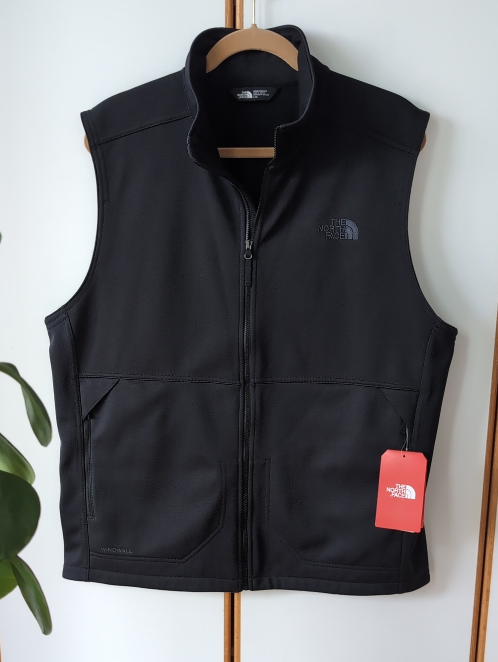 NWT The North Face Apex Canyonwall Vest L Windwall